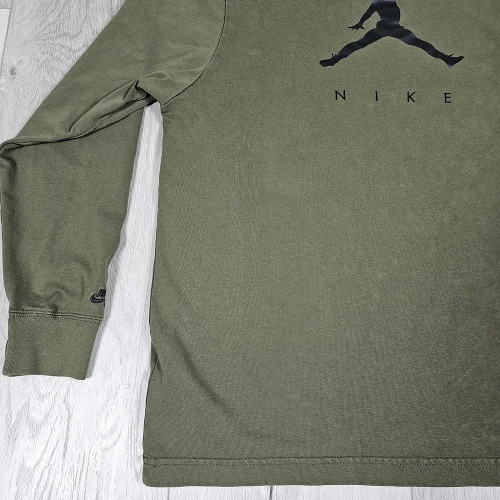 Nike Air Jordan Shirt Mens Small Green Long Sleeve Embroidered Jump Man Logo